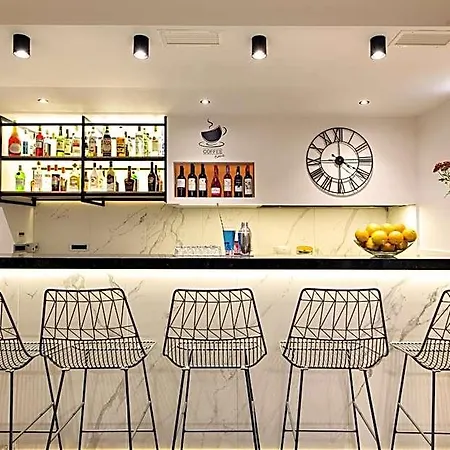 Otel Ideon 2*