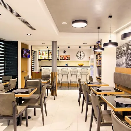 伊迪翁酒店 2* 干尼亞